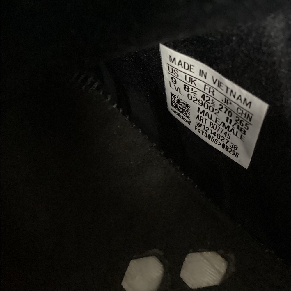 ADIDAS RUNNING SHOES NMD R1 - Picture 12 of 13